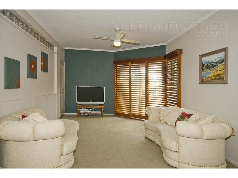 57 Ontario, Parkinson QLD 4115