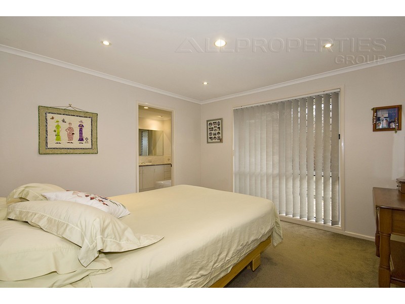 57 Ontario, Parkinson QLD 4115