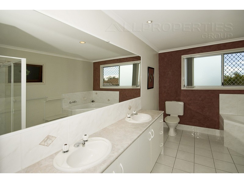 57 Ontario, Parkinson QLD 4115