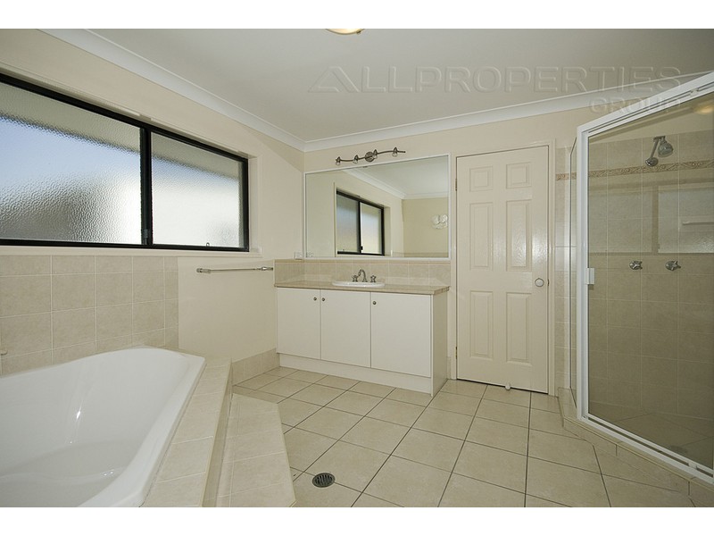 3 Habitat Pl, Waterstone Estate, Drewvale QLD 4116