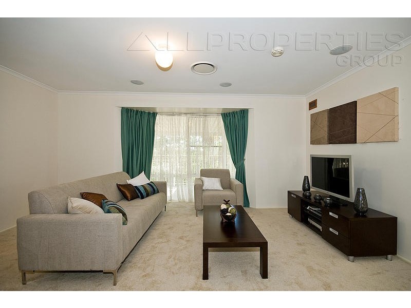 10 Talty Rise, Regents Park QLD 4118