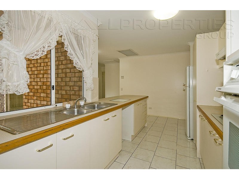 10 Talty Rise, Regents Park QLD 4118