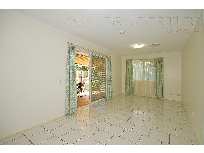 10 Talty Rise, Regents Park QLD 4118