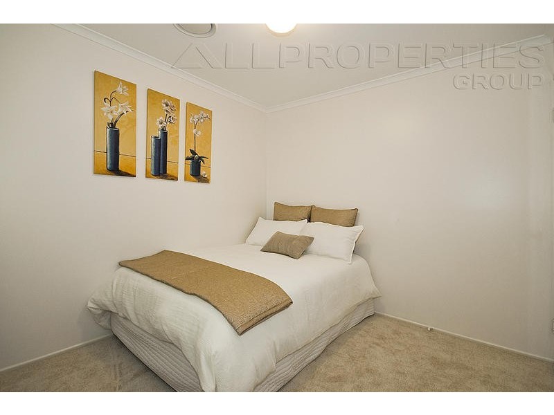 10 Talty Rise, Regents Park QLD 4118