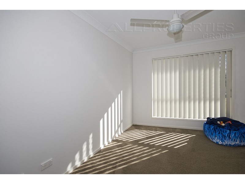 8 Resi Drive, Regents Park QLD 4118