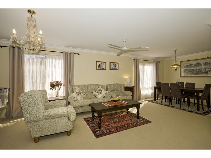 27 Lichfield Place, Parkinson QLD 4115