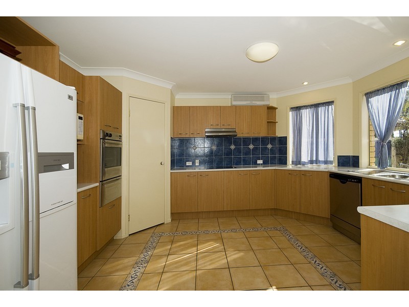 27 Lichfield Place, Parkinson QLD 4115