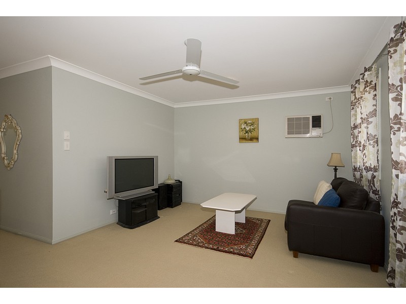 27 Lichfield Place, Parkinson QLD 4115