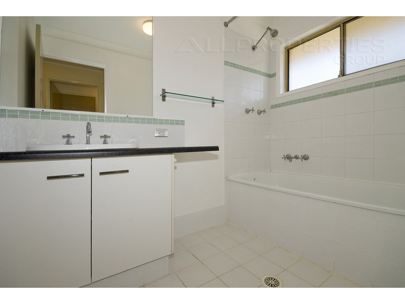 31 Jessie Cresent, Edens Landing QLD 4207