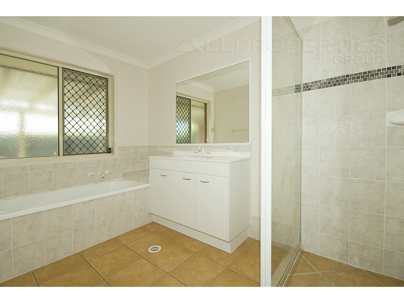 45 Kinchega, Parkinson QLD 4115