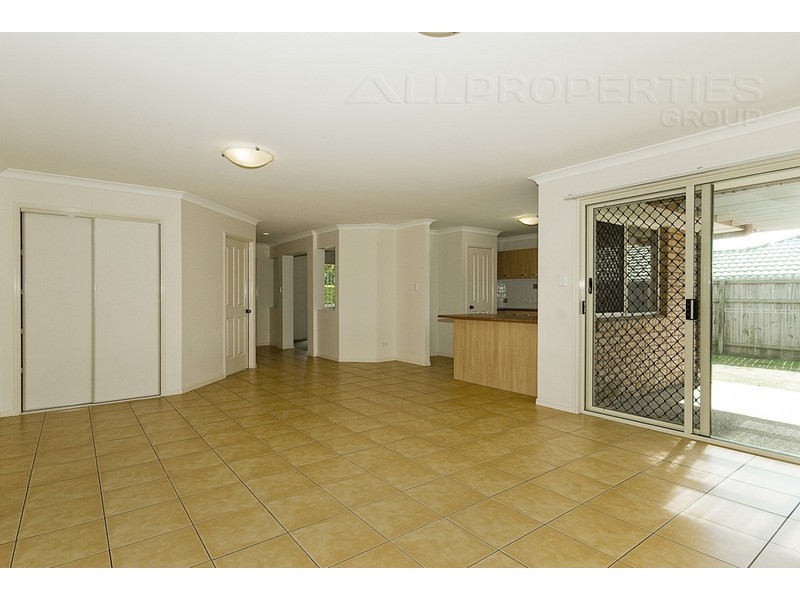 45 Kinchega, Parkinson QLD 4115