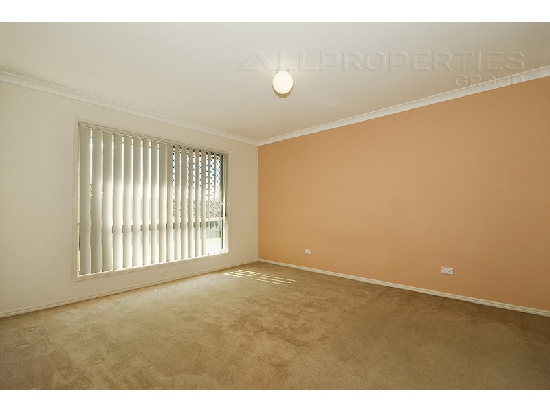 45 Kinchega, Parkinson QLD 4115