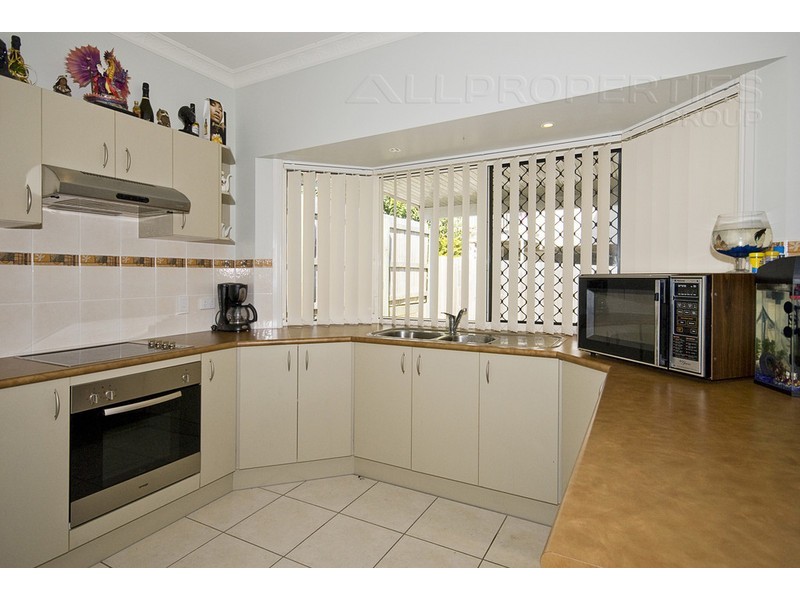 18 Elmwood Circuit, Springfield Lakes QLD 4300
