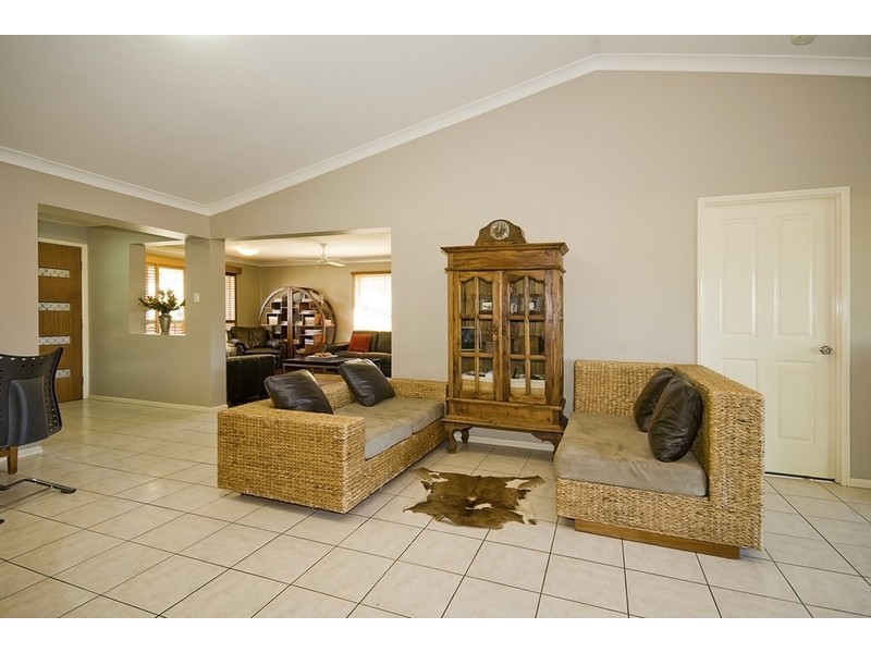 26 St Ives Circuit, Forest Lake QLD 4078