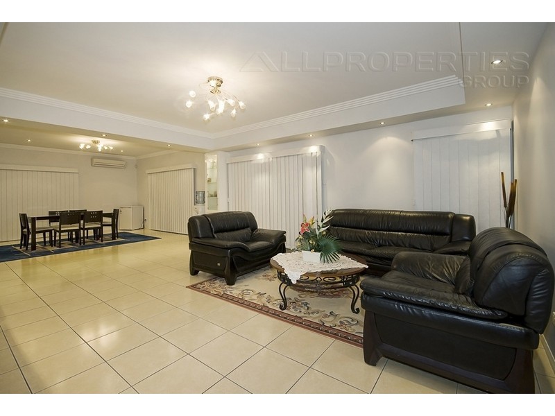 8 Wilkins Pl, Macquarie Park, Drewvale QLD 4116