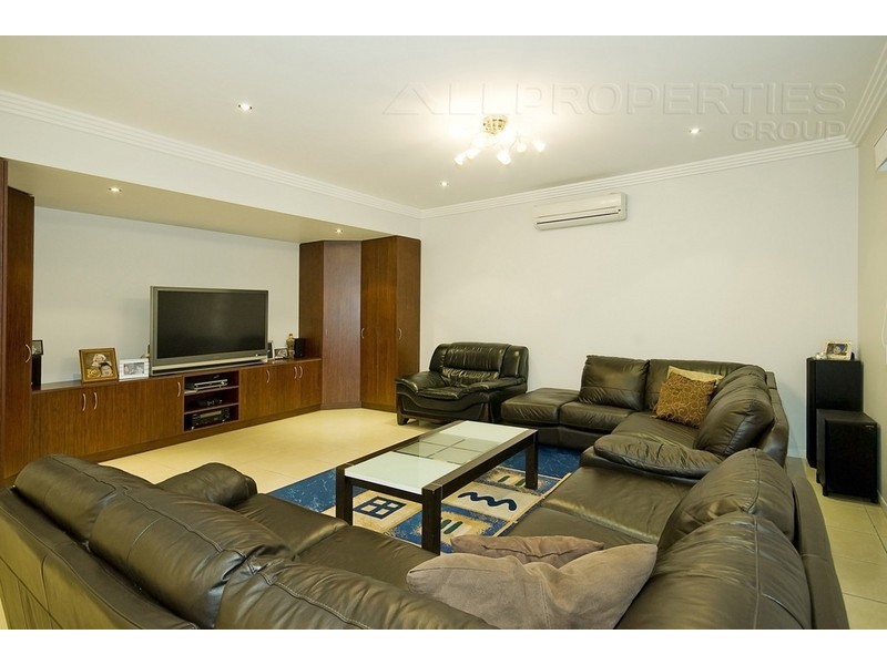 8 Wilkins Pl, Macquarie Park, Drewvale QLD 4116