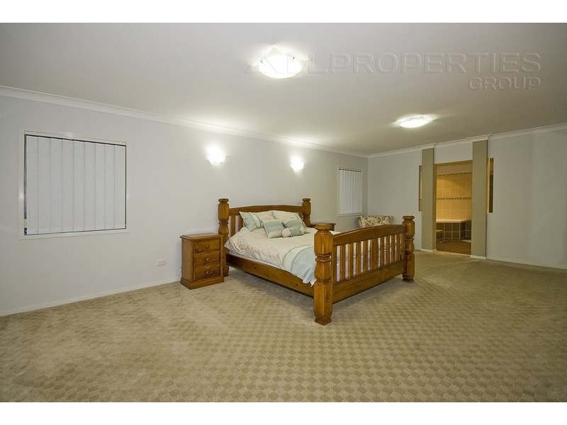 8 Wilkins Pl, Macquarie Park, Drewvale QLD 4116