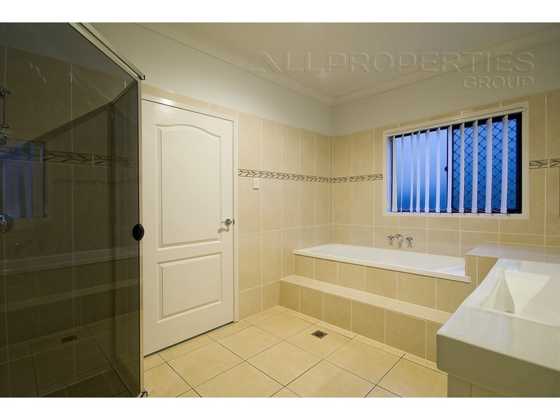 8 Wilkins Pl, Macquarie Park, Drewvale QLD 4116