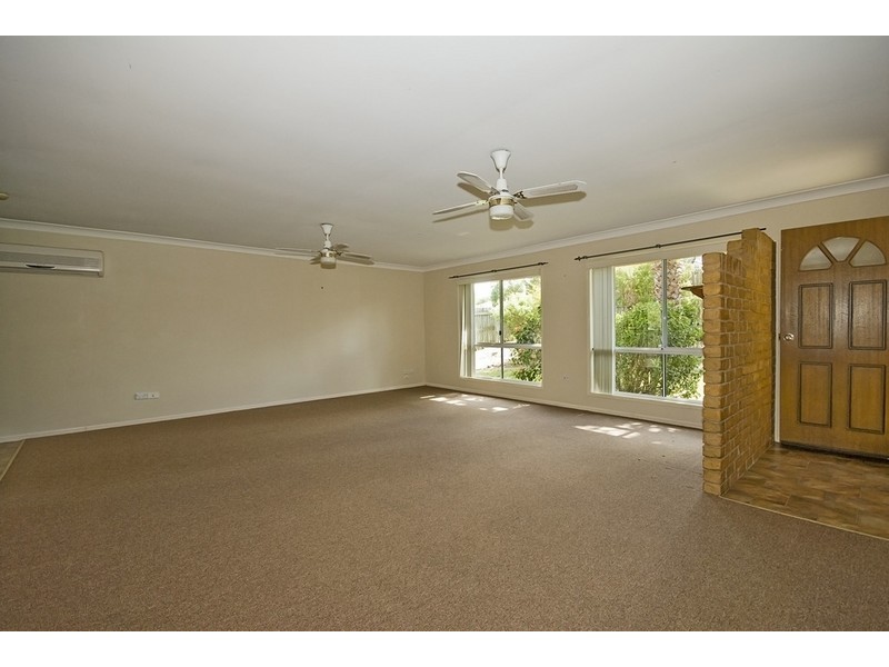 98 Haldham Cres, Regents Park QLD 4118