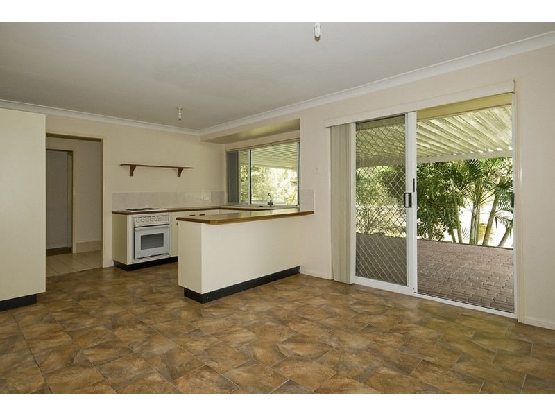 98 Haldham Cres, Regents Park QLD 4118