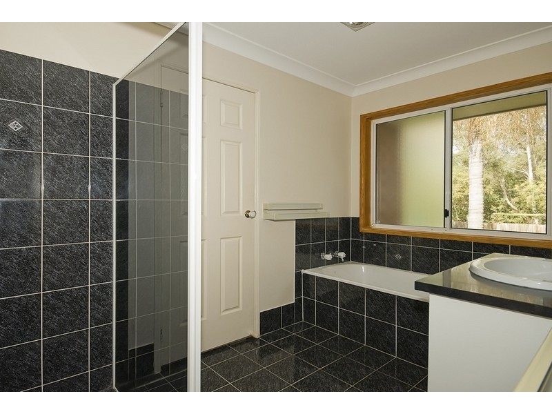 98 Haldham Cres, Regents Park QLD 4118