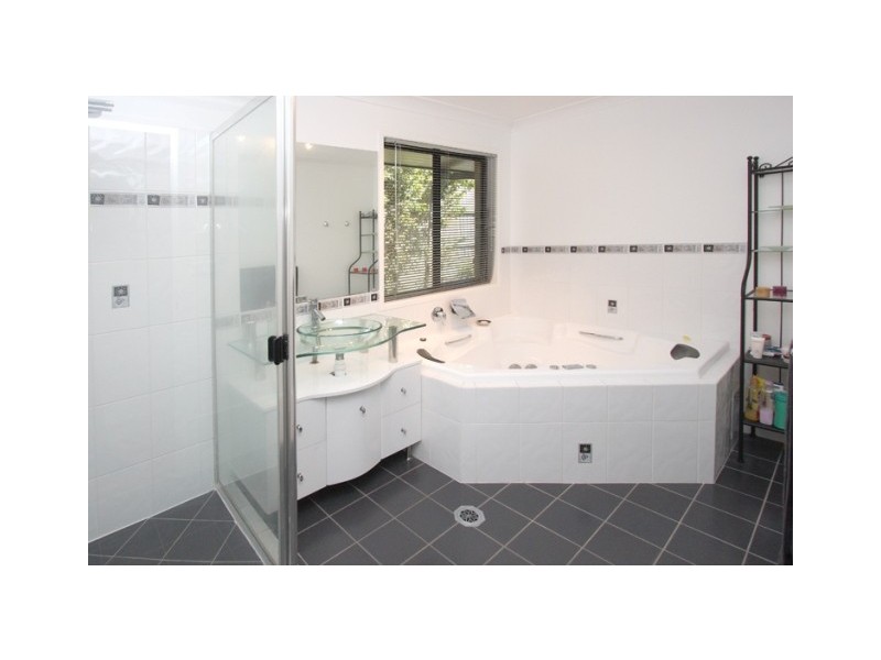 31 Moran Crescent, Forest Lake QLD 4078