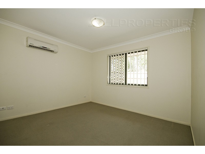 27 WHIPBIRD Street, Bellbird Park QLD 4300
