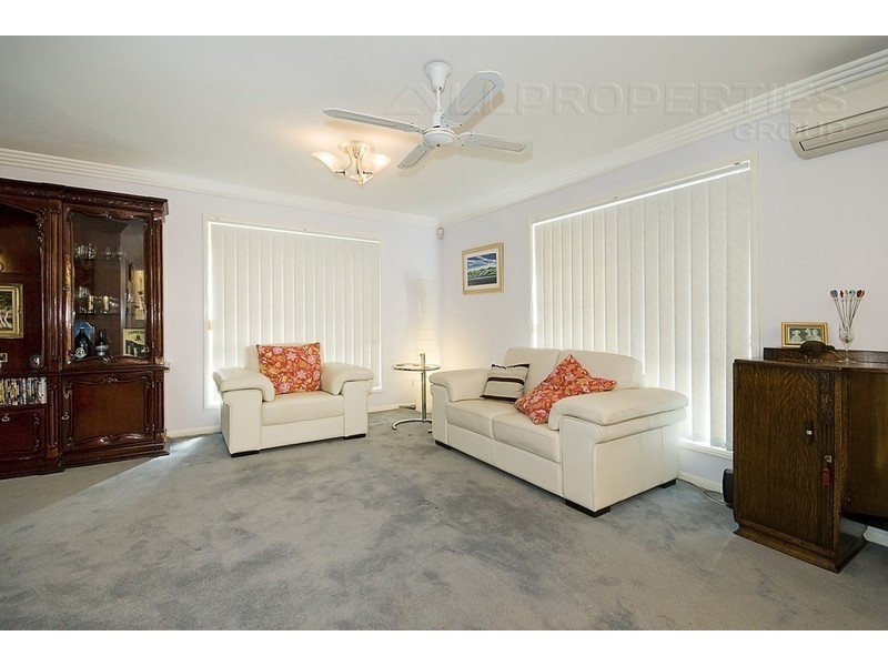 32 Lake Eyre Cr, Parkinson QLD 4115