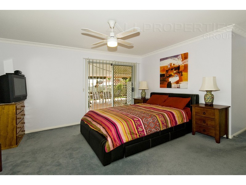 32 Lake Eyre Cr, Parkinson QLD 4115