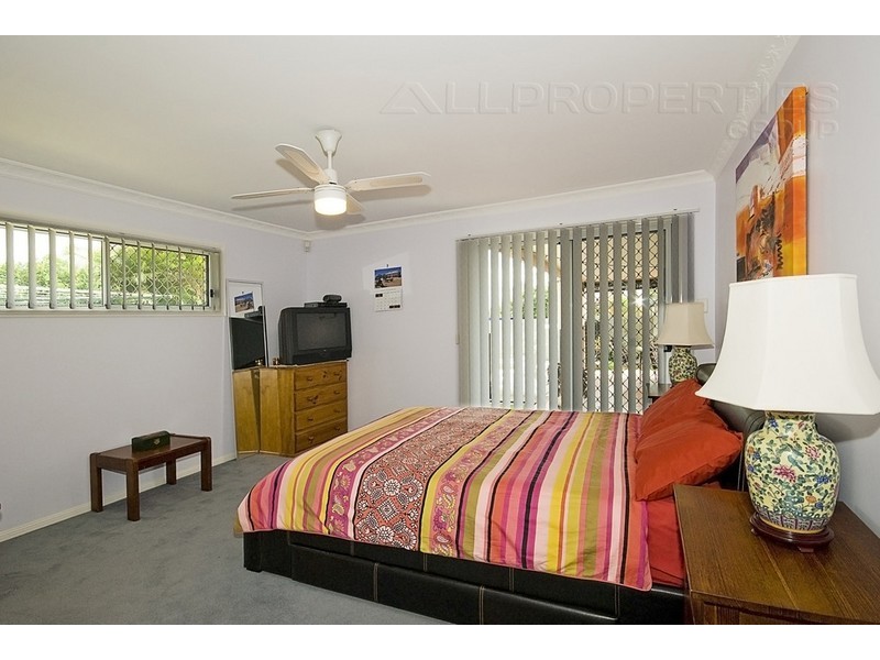 32 Lake Eyre Cr, Parkinson QLD 4115