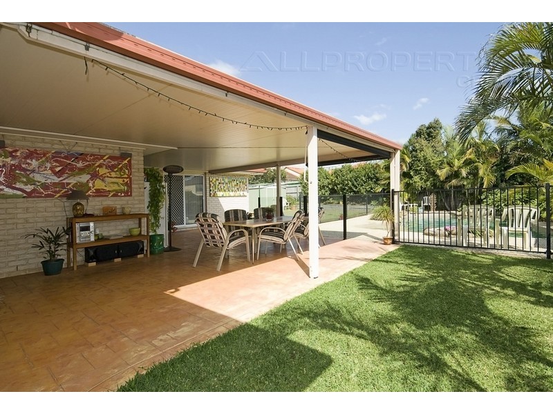 32 Lake Eyre Cr, Parkinson QLD 4115