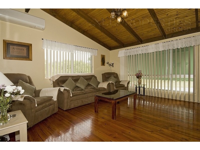 16 Huon, Crestmead QLD 4132