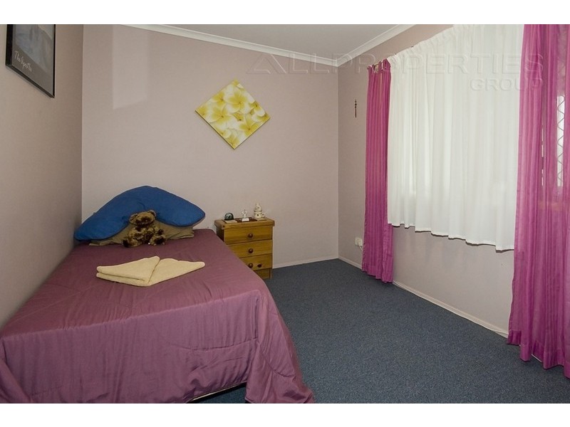 16 Huon, Crestmead QLD 4132