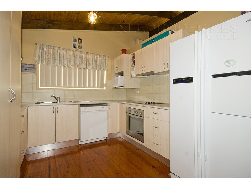 16 Huon, Crestmead QLD 4132