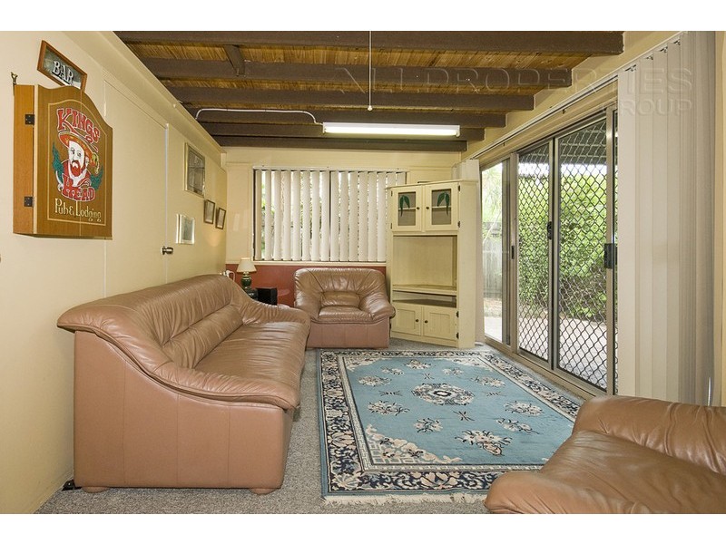 16 Huon, Crestmead QLD 4132