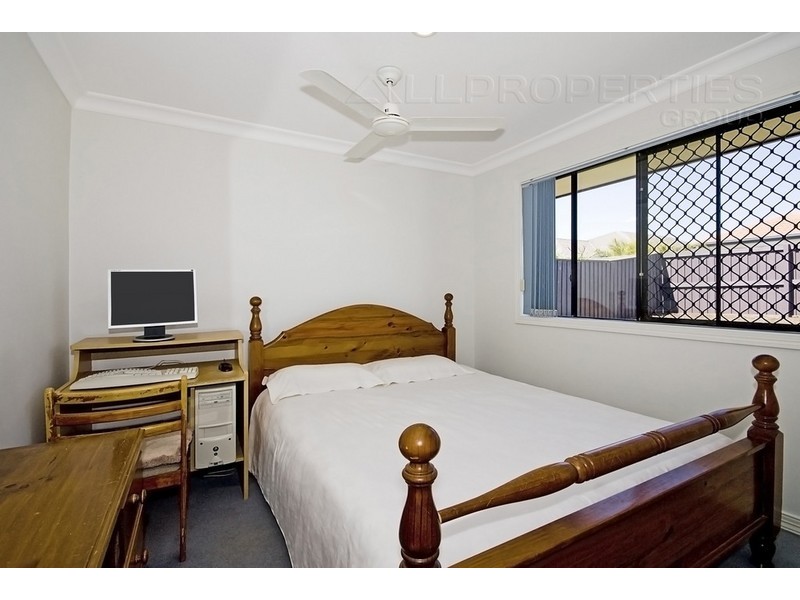 33 Belmore Crescent, Forest Lake QLD 4078