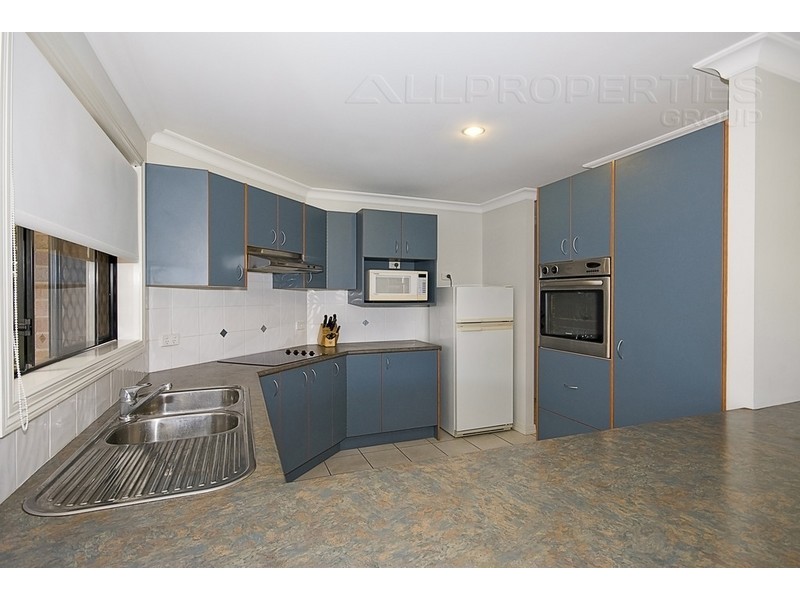 33 Belmore Crescent, Forest Lake QLD 4078