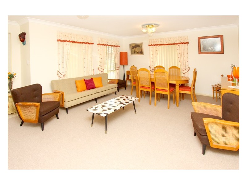 16 Bullen Cct, Forest Lake QLD 4078