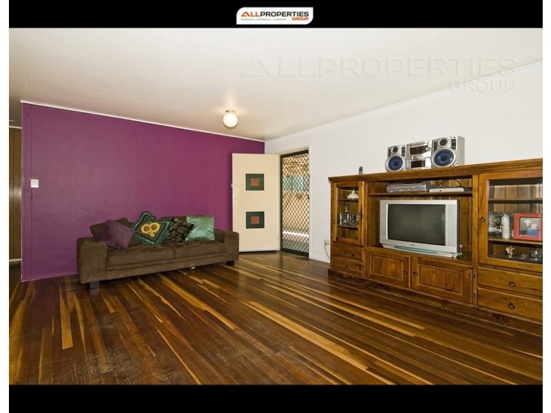 47 DOBBS ST, Holland Park West QLD 4121