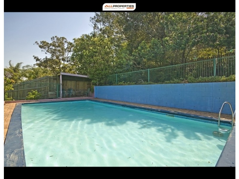 47 DOBBS ST, Holland Park West QLD 4121