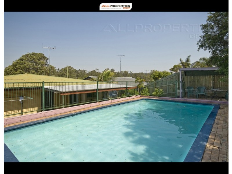 47 DOBBS ST, Holland Park West QLD 4121