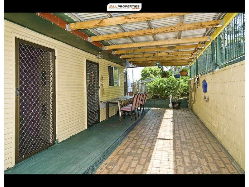 47 DOBBS ST, Holland Park West QLD 4121