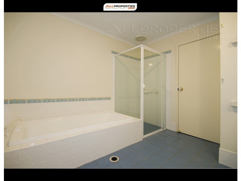 27 Woollahra Place, Forest Lake QLD 4078