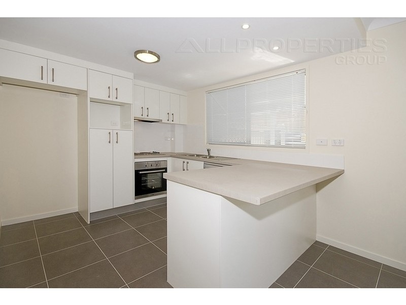 1 Emerald Drive, Regents Park QLD 4118