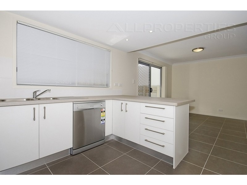 1 Emerald Drive, Regents Park QLD 4118