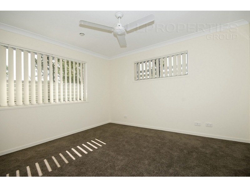 1 Emerald Drive, Regents Park QLD 4118