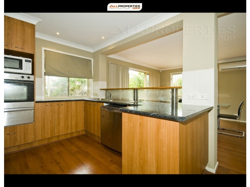 7  Cocoparra Crescent, Parkinson QLD 4115
