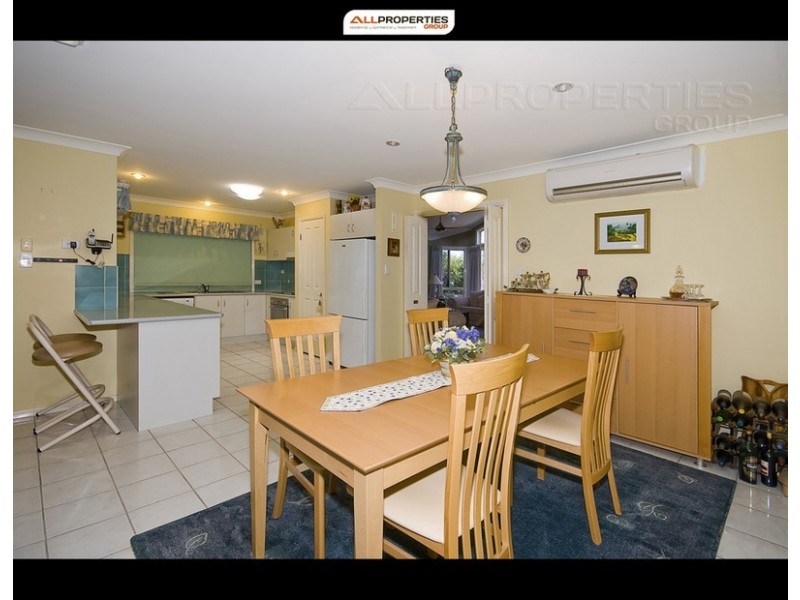 9 Matilda Way, Calamvale QLD 4116