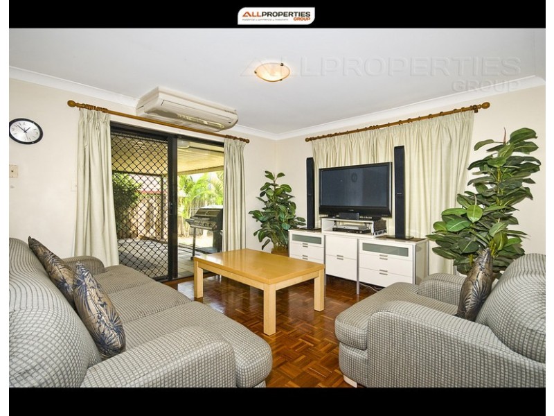 6 Richards Place, Durack QLD 4077