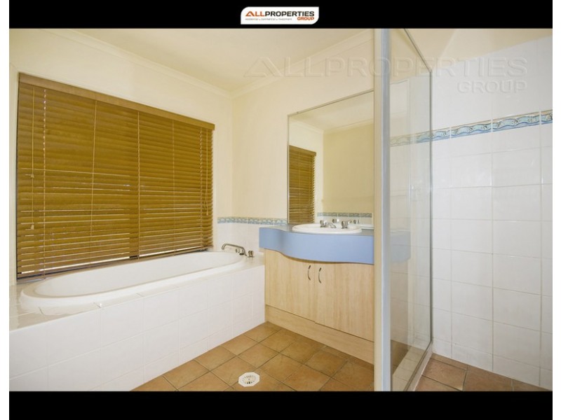 105 Centennial Way, Forest Lake QLD 4078